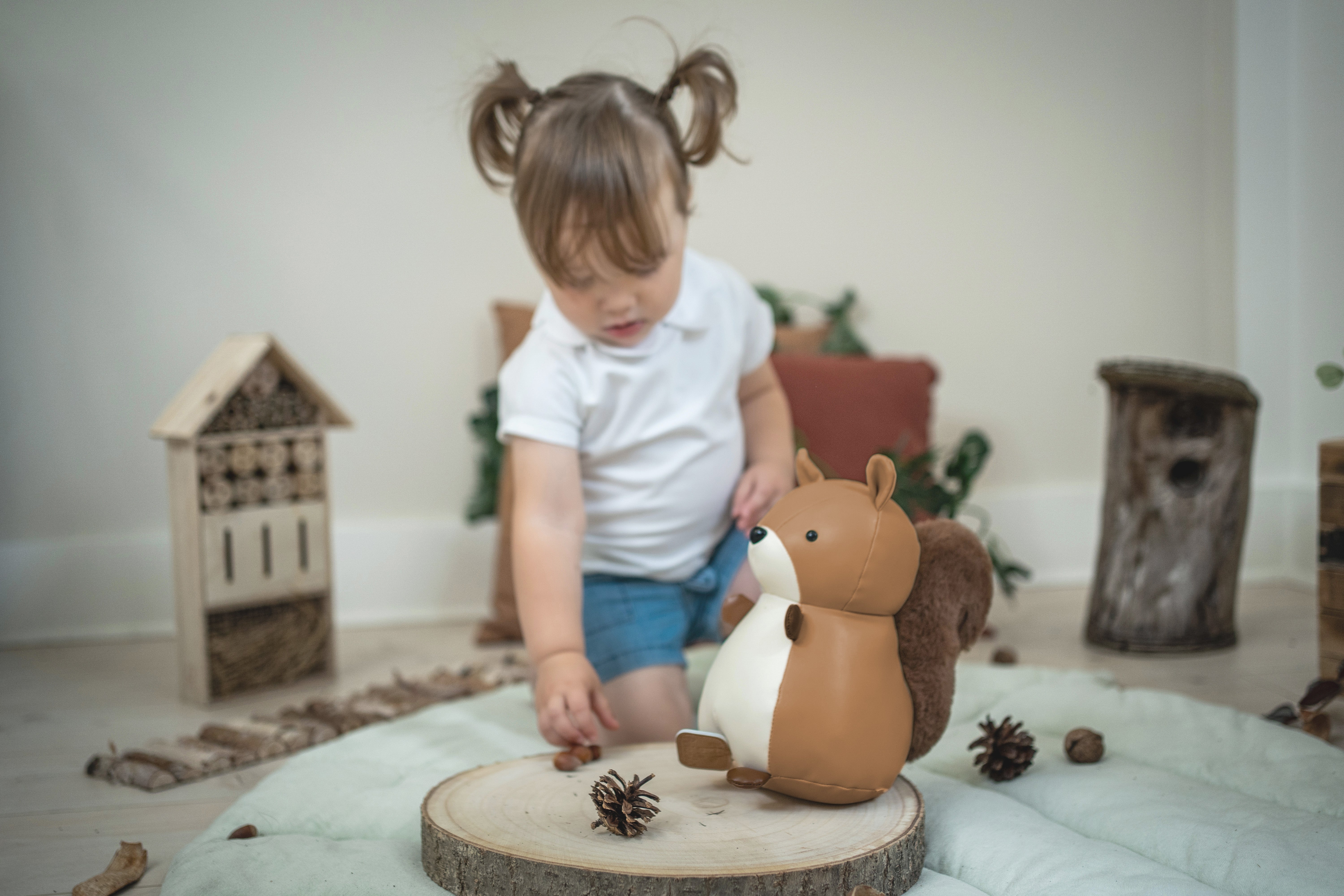 Alex the Squirrel Musical Toy by Little Big Friends - Image 5