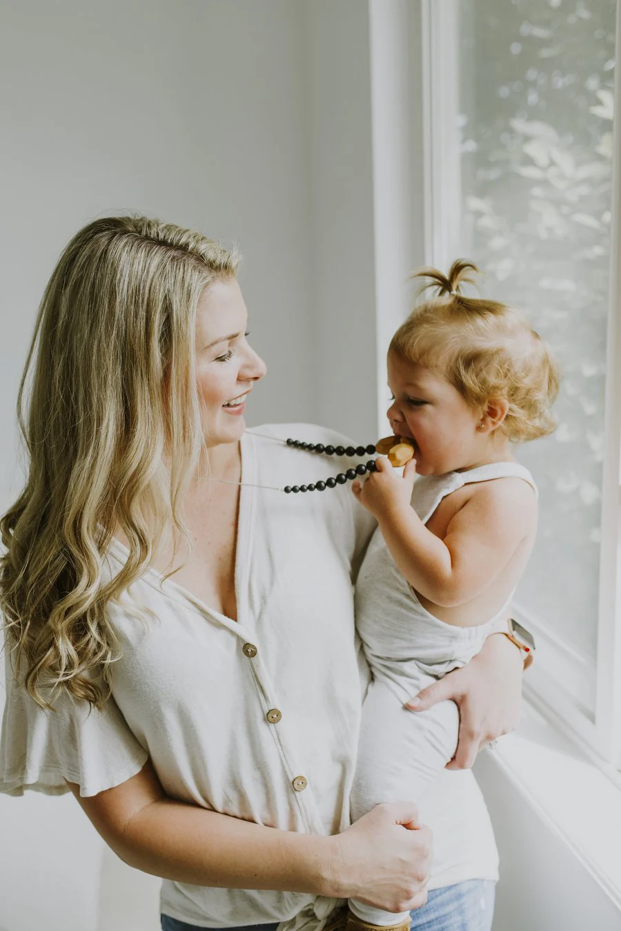 Austin Teething Necklace - Black by Chewable Charm - Image 3