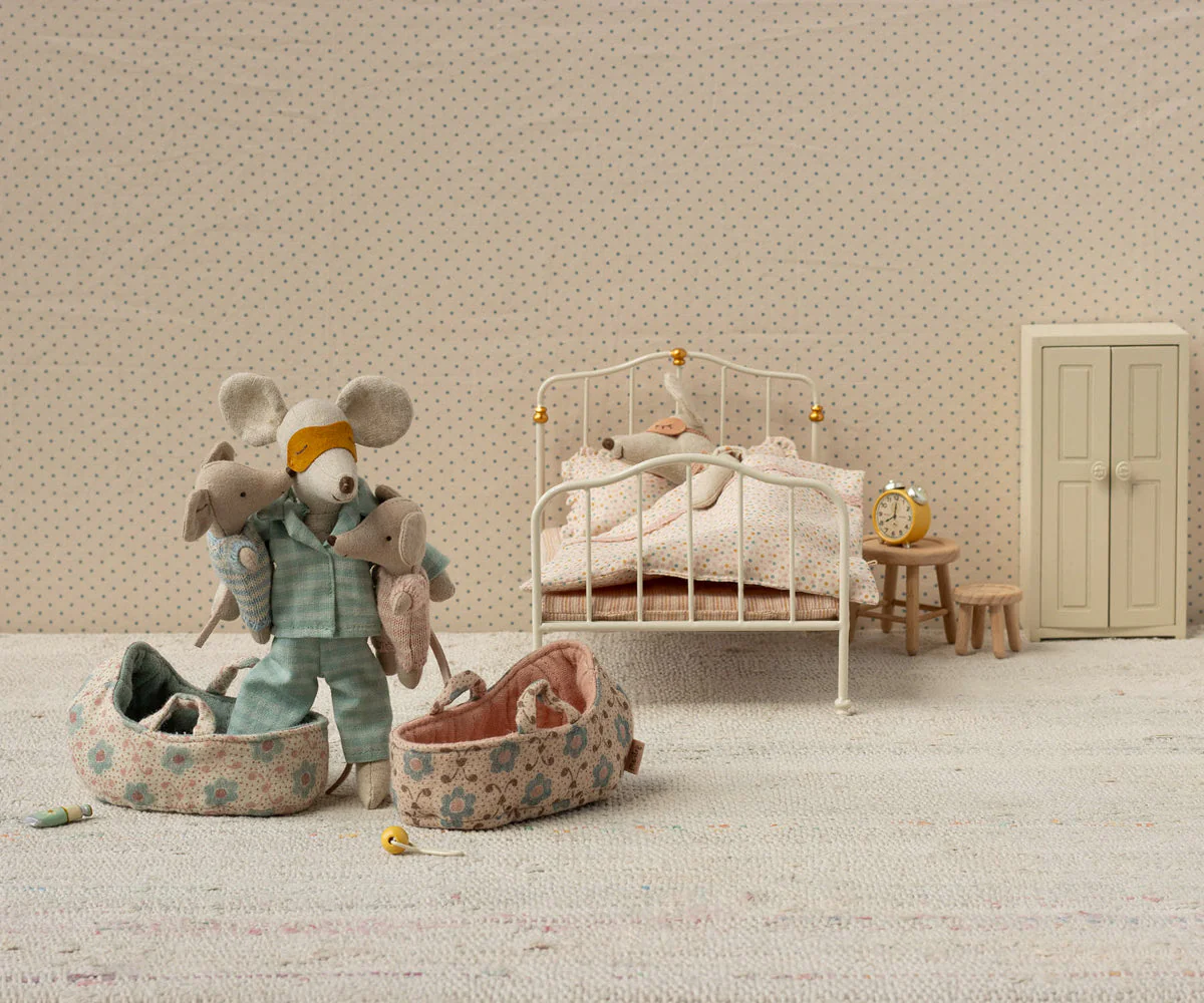 Baby Mouse in Carrycot - Rose by Maileg - Image 2