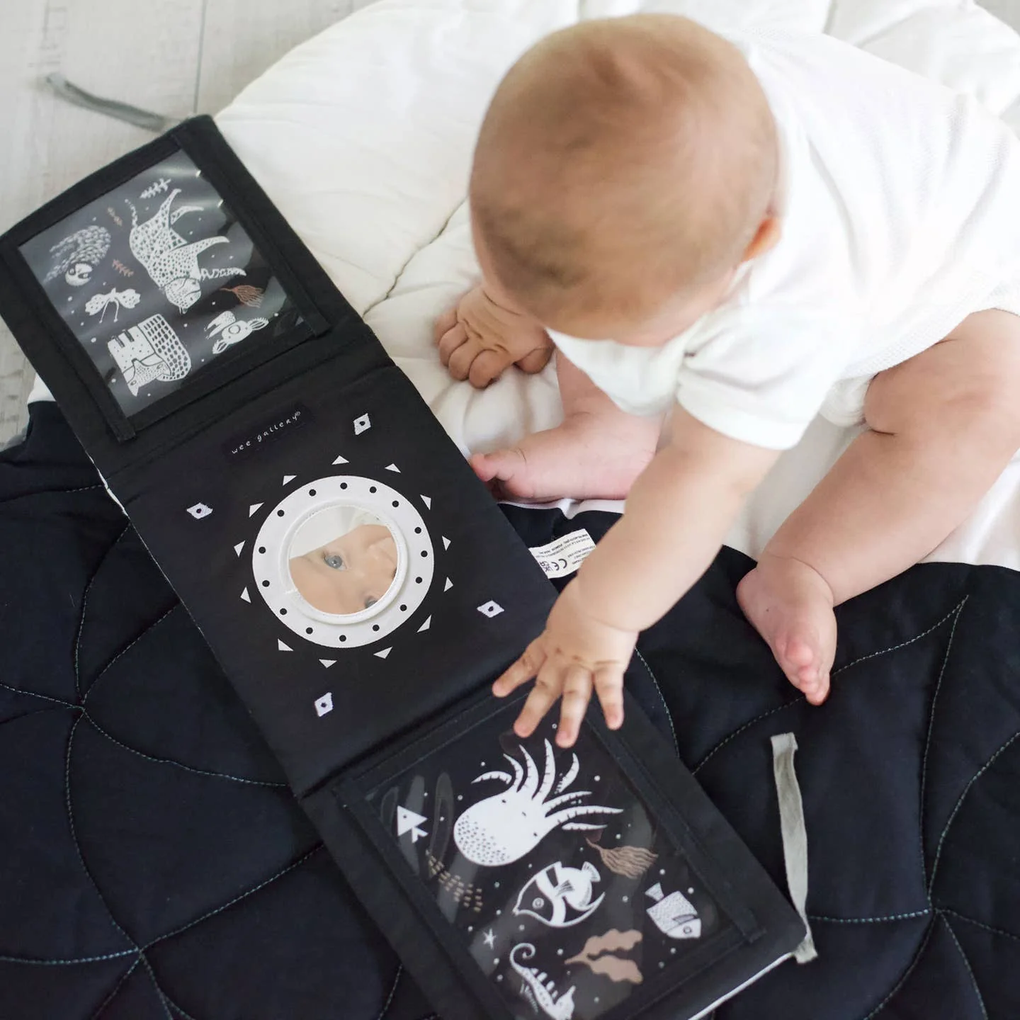 Baby Tummy Time Gallery with Mirror by Wee Gallery - Image 3