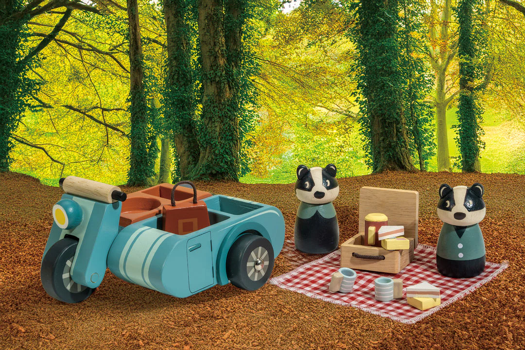 Badger Picnic Motorbike Ride by Tender Leaf Toys - Image 10