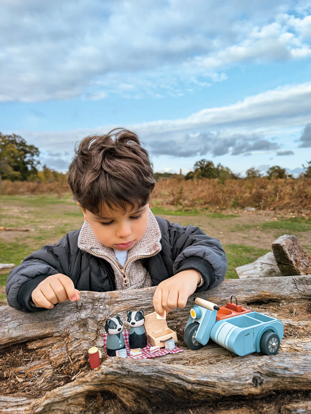 Badger Picnic Motorbike Ride by Tender Leaf Toys - Image 4