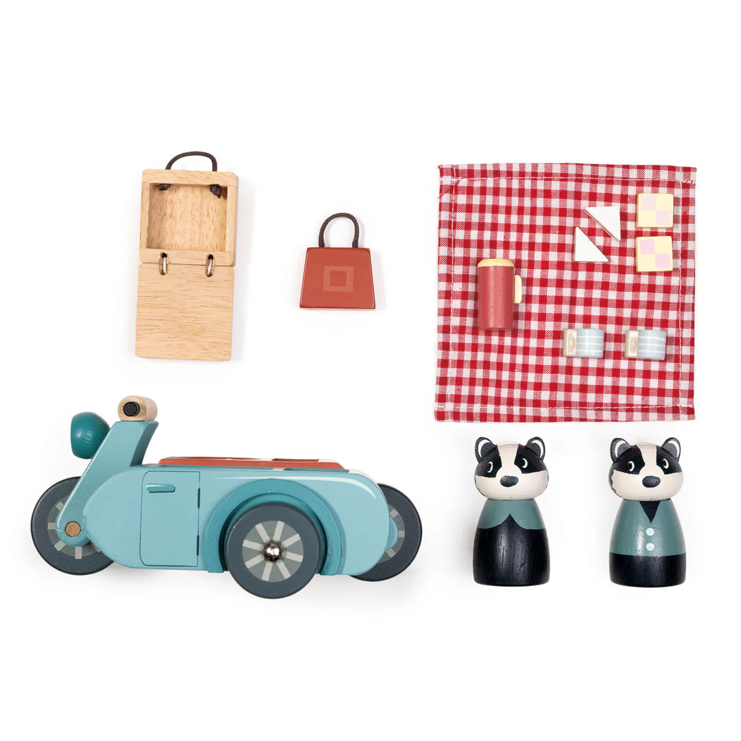 Badger Picnic Motorbike Ride by Tender Leaf Toys - Image 6
