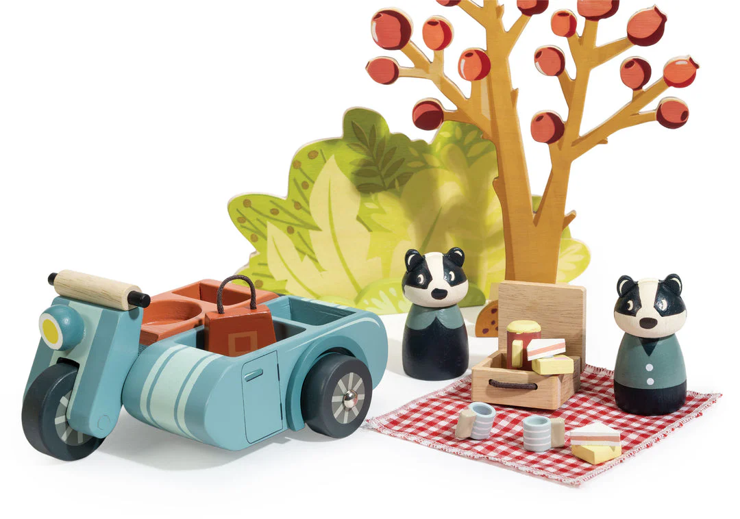 Badger Picnic Motorbike Ride by Tender Leaf Toys - Image 8
