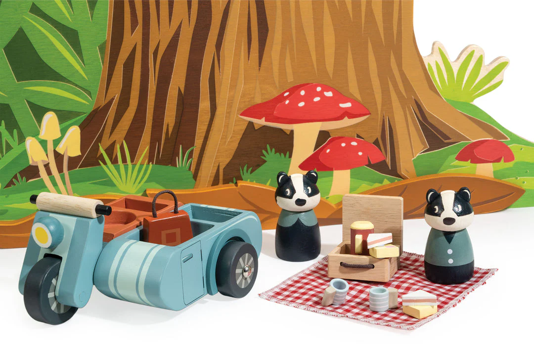 Badger Picnic Motorbike Ride by Tender Leaf Toys - Image 9