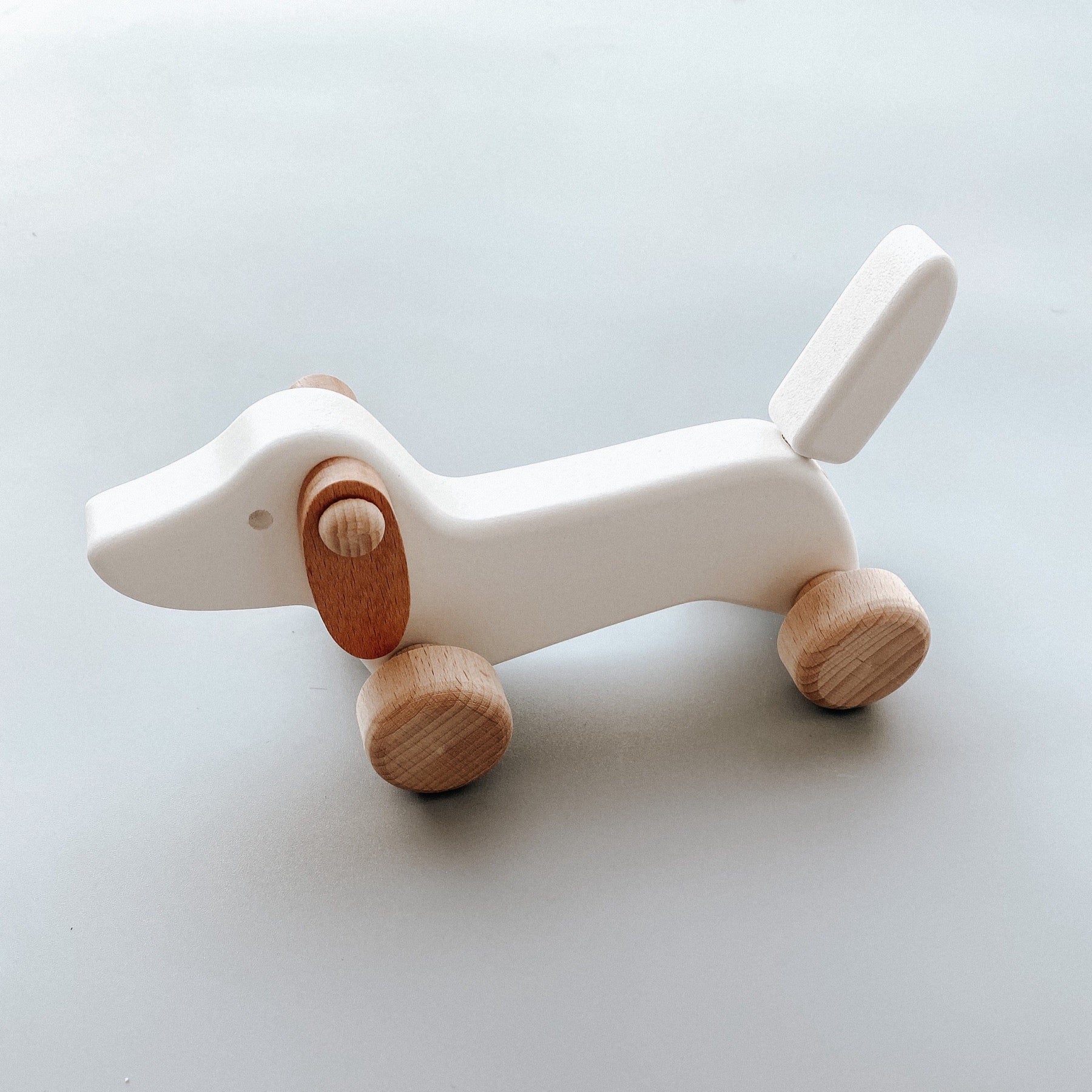Bajo Dachschund Puppy Pull Toy - White by Little Poland Gallery - Image 2