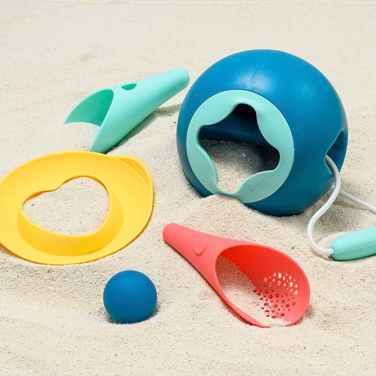 Ballo Beach Set by Quut Toys - Image 4