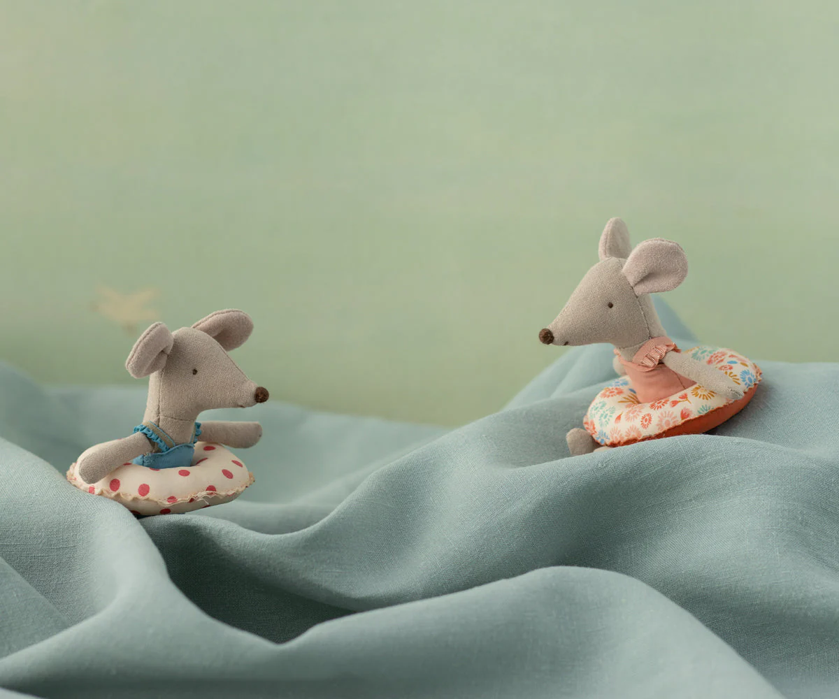 Beach Mouse with Float, Little Sister - Flower by Maileg - Image 2