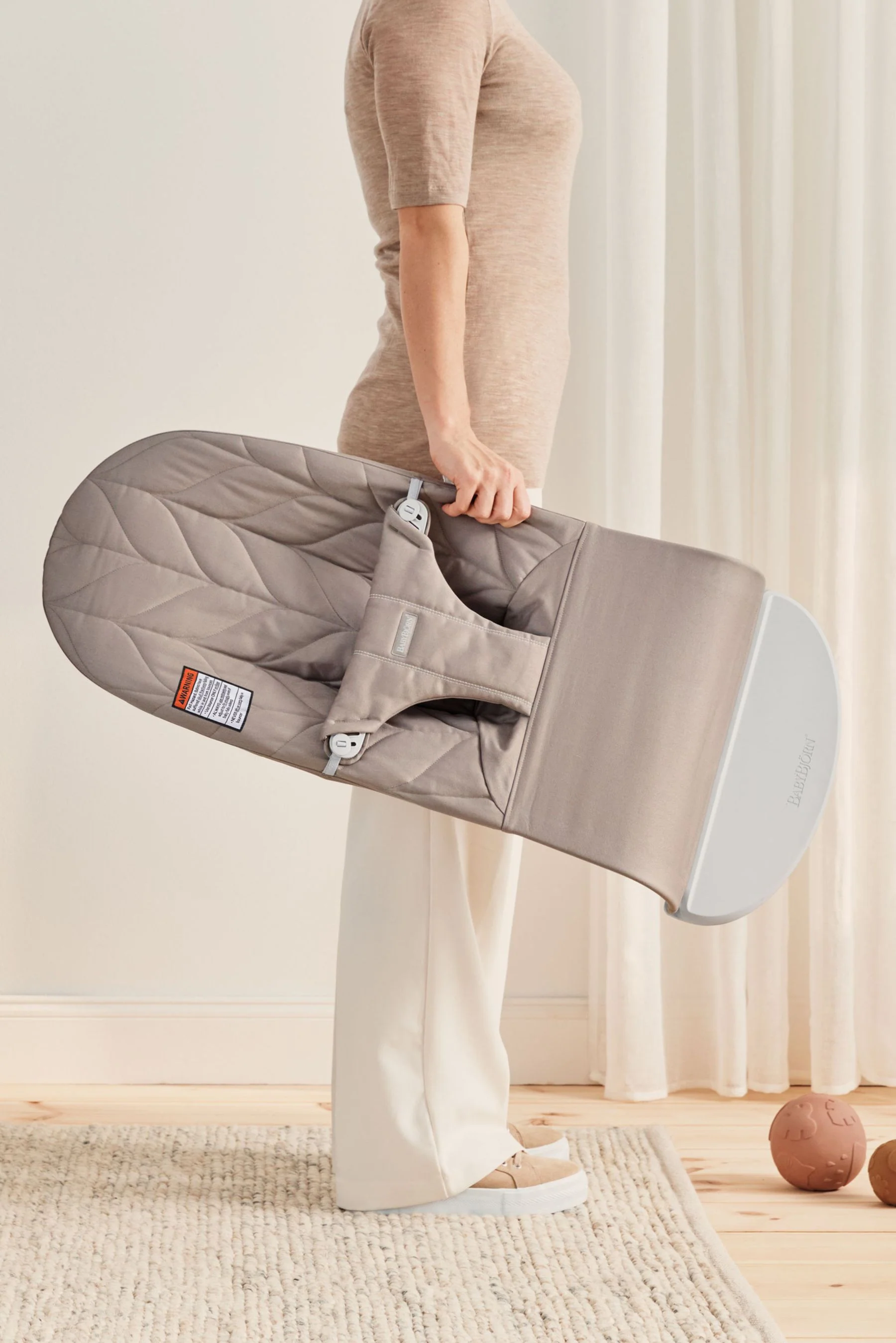 Bouncer Bliss - Sand Grey Petal Quilt Cotton by Baby Bjorn - Image 6