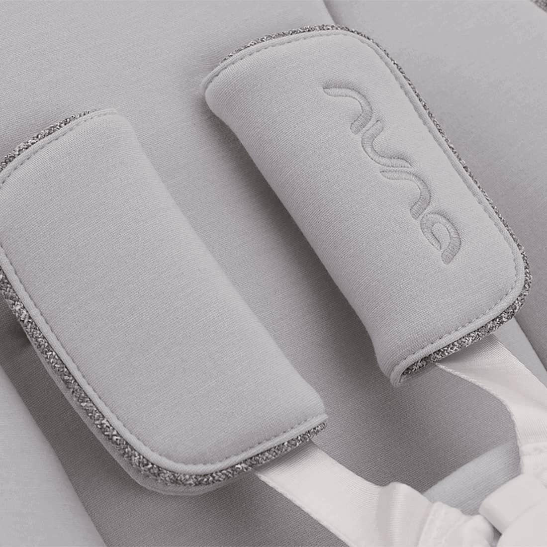 Bryn Newborn Rocker by Nuna - Image 17