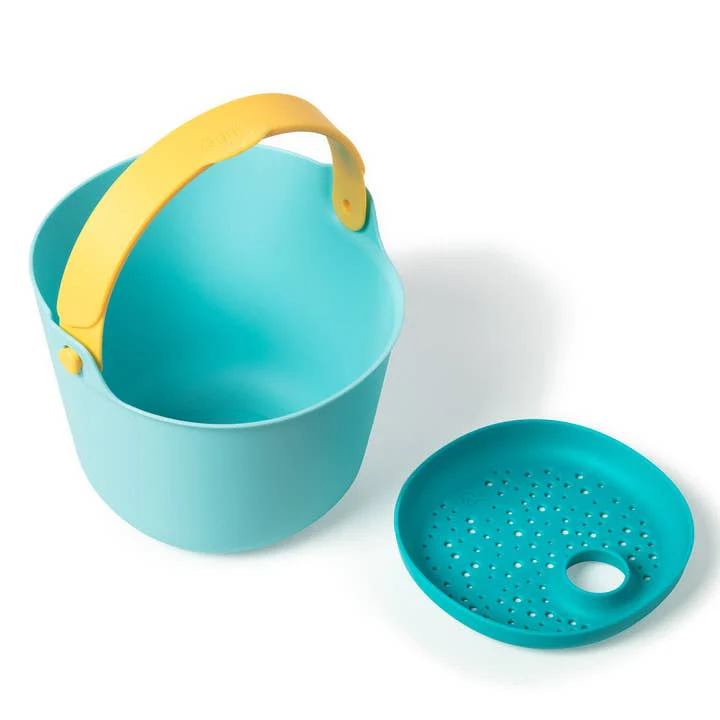 Bucki Beach Bucket and Sand Sifter - Banana Blue by Quut Toys - Image 2
