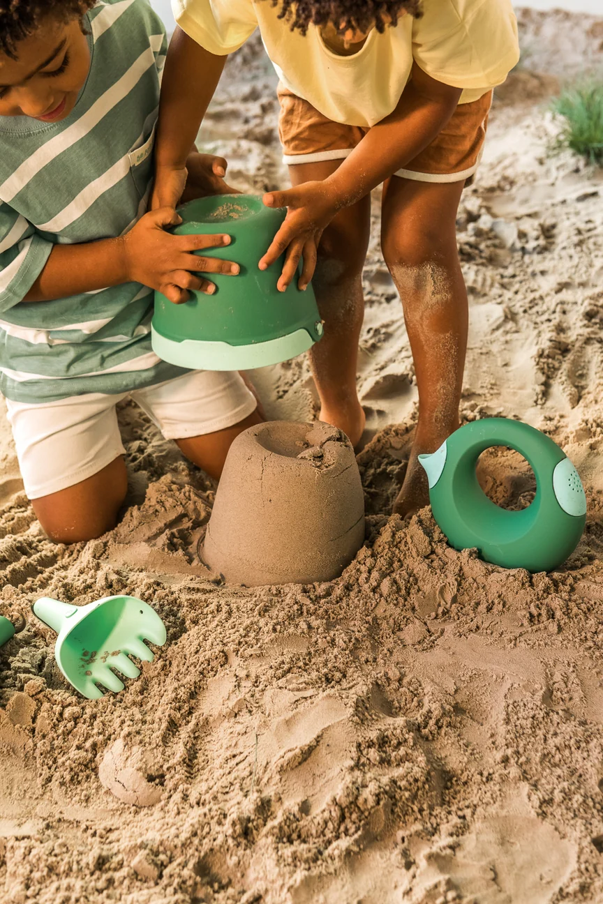 Bucki Beach Bucket and Sand Sifter - Garden Green by Quut Toys - Image 2