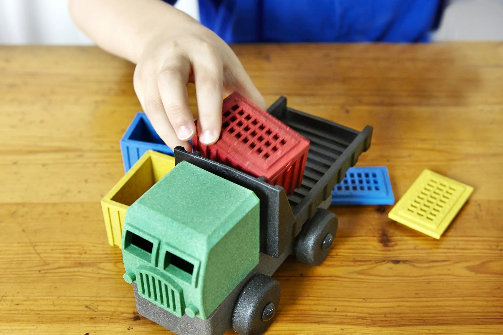 Cargo Truck by Luke's Toy Factory - Image 4