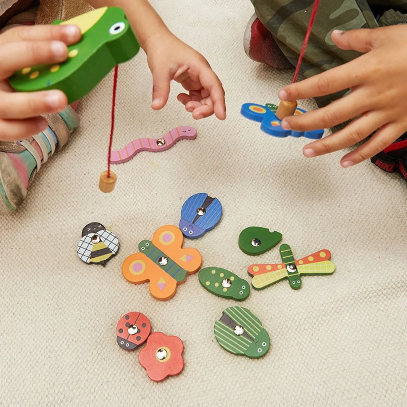 Catch A Bug Wooden Fishing Game by Kikkerland - Image 3