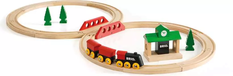 Classic Figure 8 Set by Brio - Image 2