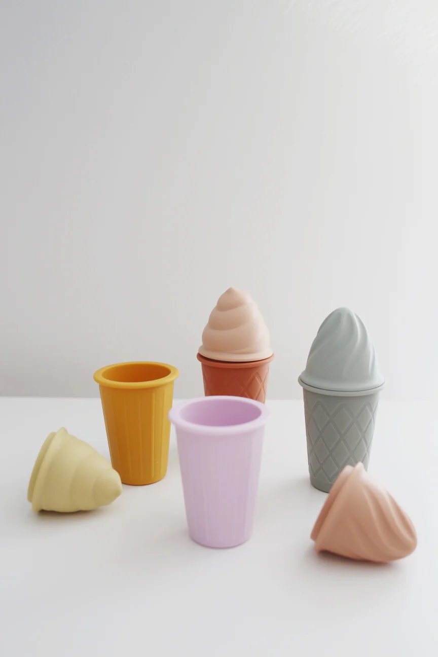 Classic Retro Silicone Ice Cream Beach Set by Marlowe & Co - Image 14