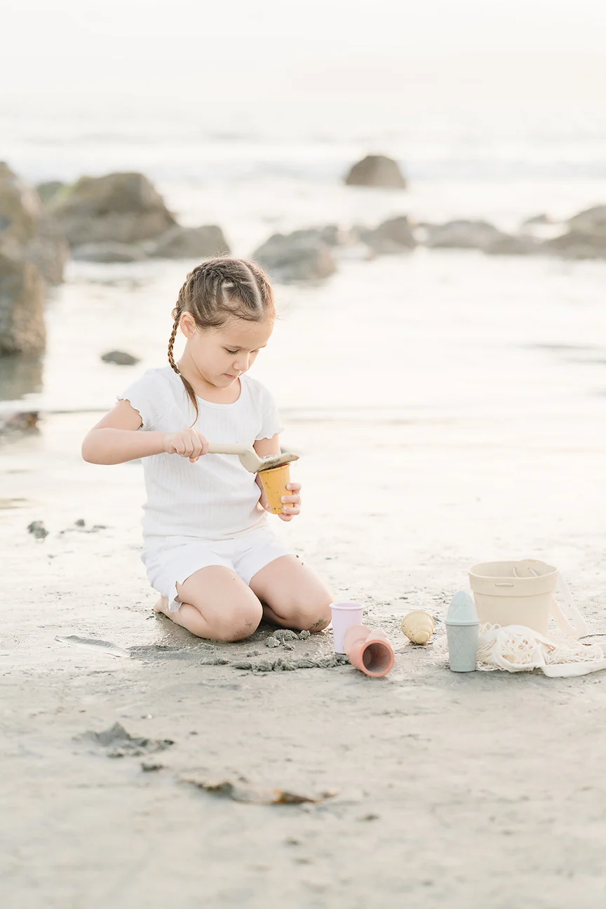 Classic Retro Silicone Ice Cream Beach Set by Marlowe & Co - Image 3