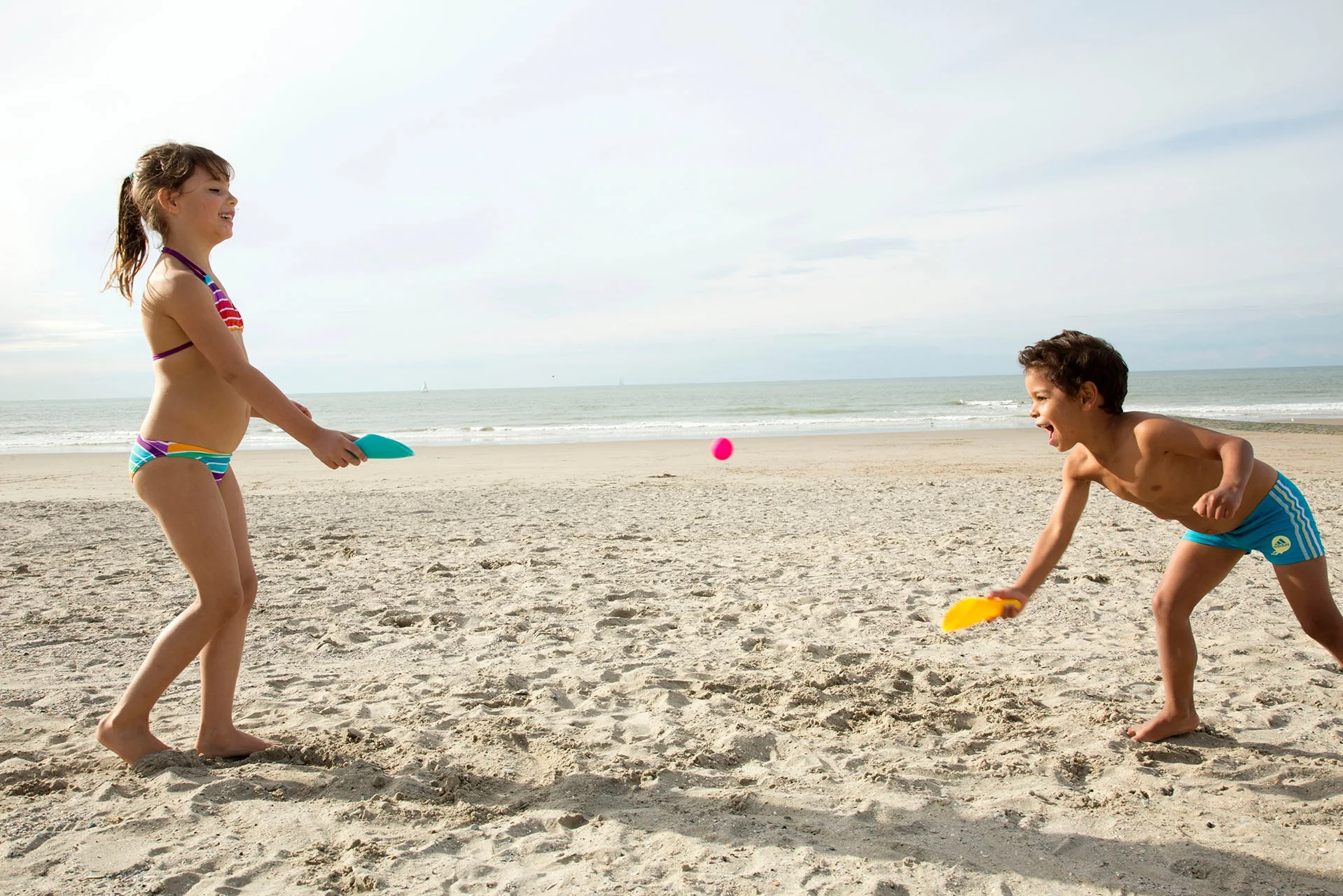 Cuppi Shovel, Sifter and Ball All in One - Lagoon by Quut Toys - Image 7