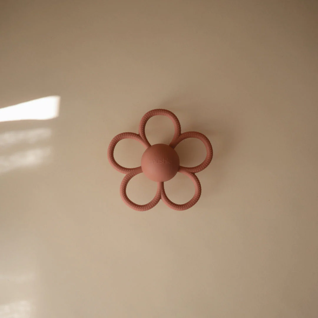 Daisy Rattle Teether - Dusty Rose by Mushie & Co - Image 2