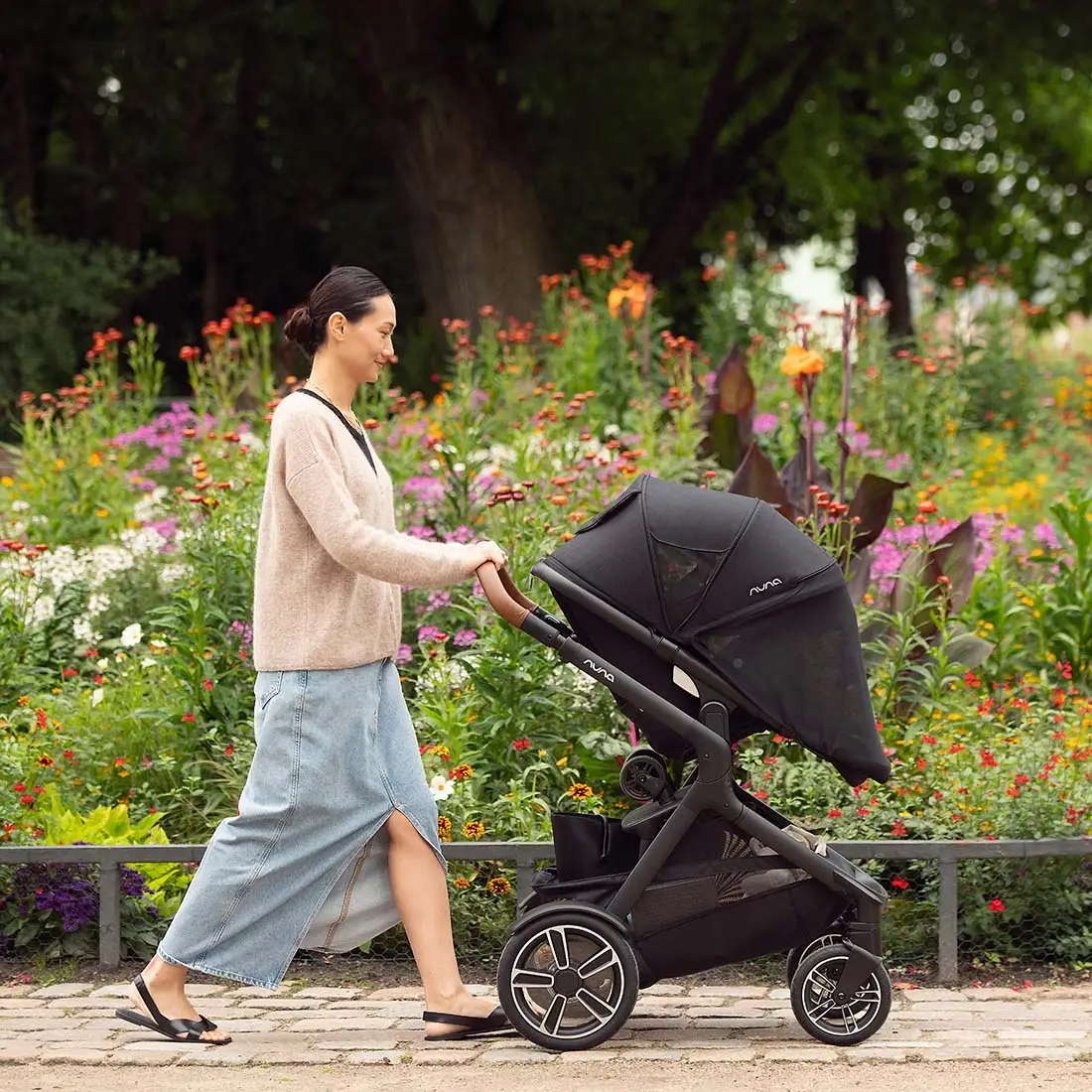 Demi Next + Pipa Aire RX Travel System by Nuna - Image 7