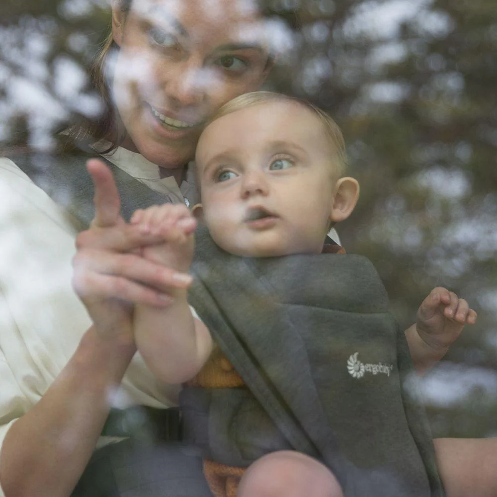 Embrace Carrier by Ergobaby - Image 9