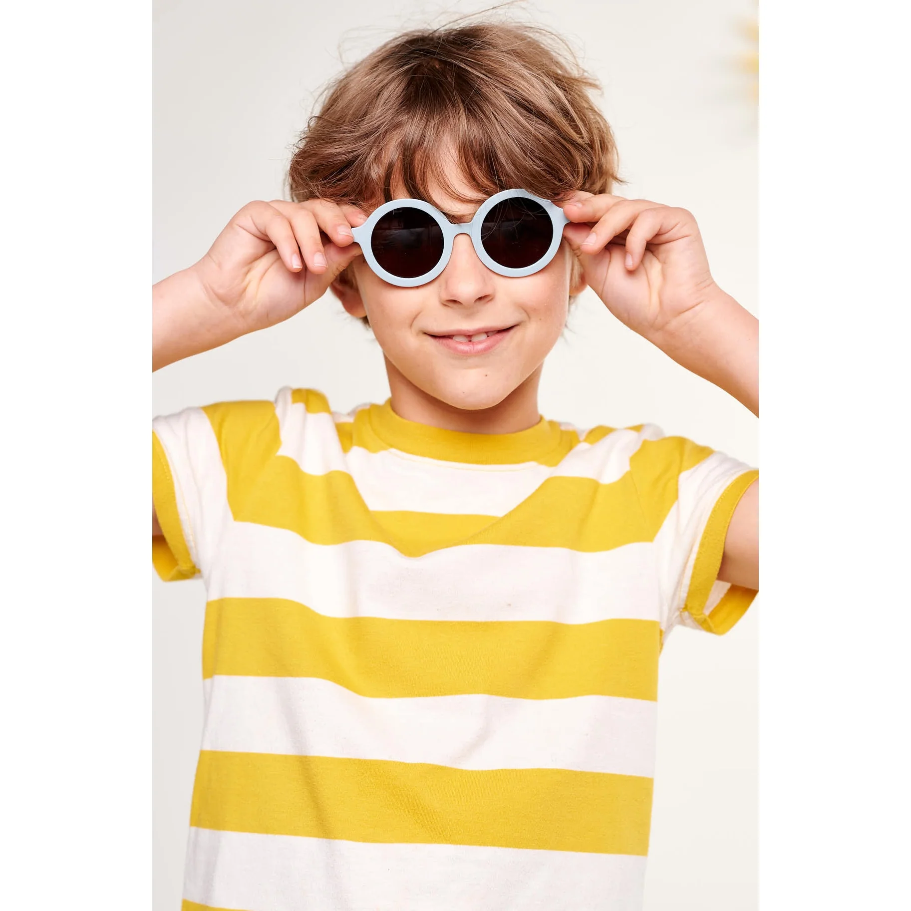 Euro Round Sunglasses - Into the Mist with Amber Lens by Babiators - Image 4