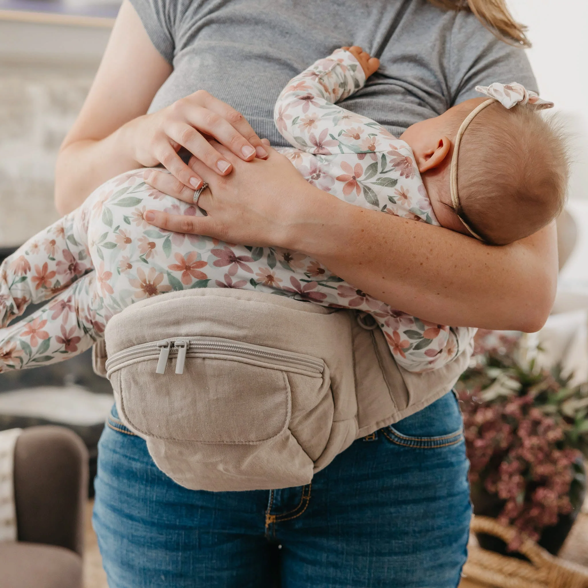 Everyday Hip Carrier by Copper Pearl - Image 17