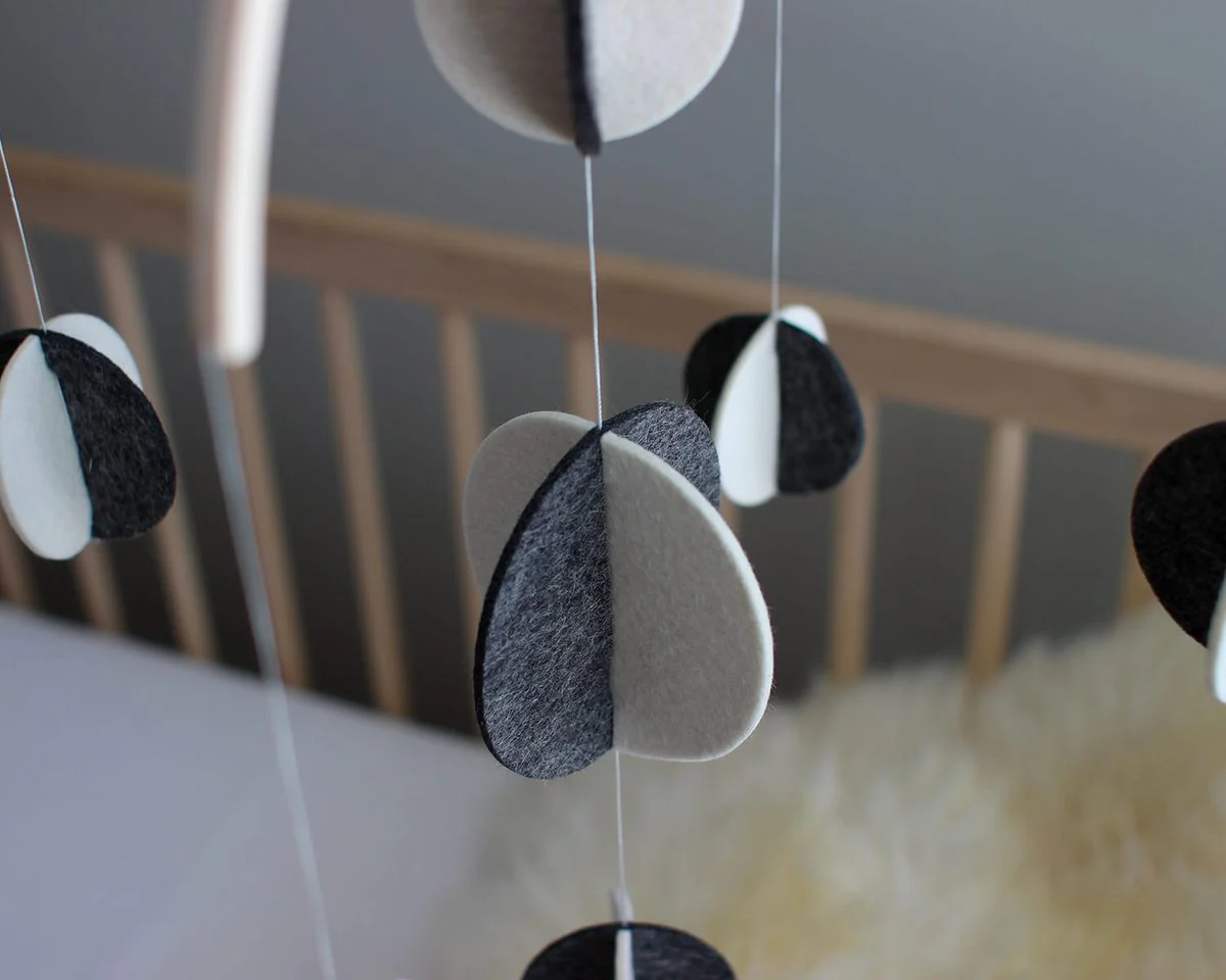 Felt Mobile - High Contrast Modern Orbs - Image 3