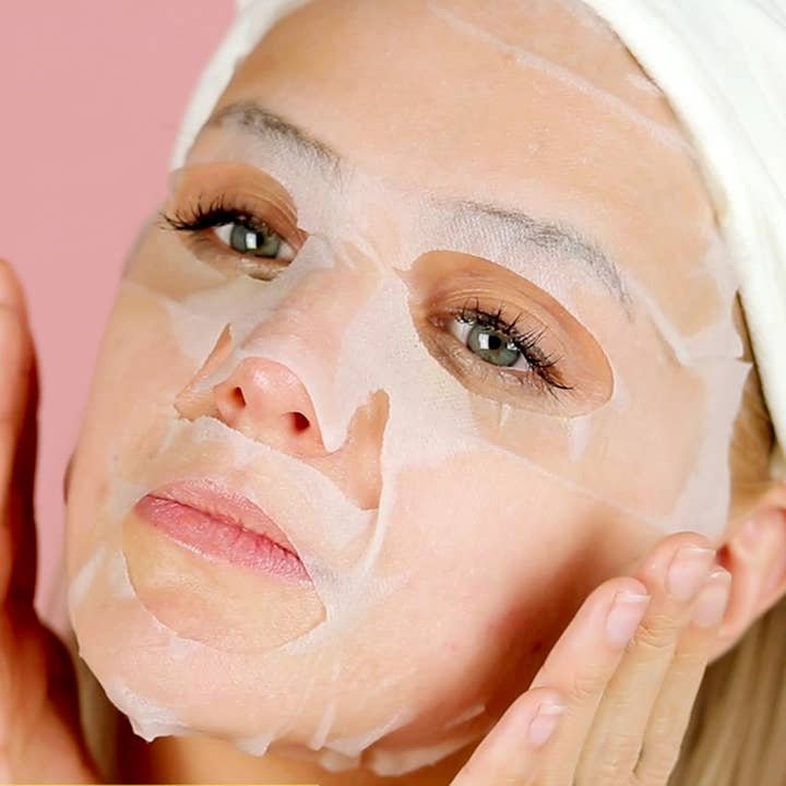 Glow Baby Glow Brightening and Soothing Mask by Facetory - Image 3