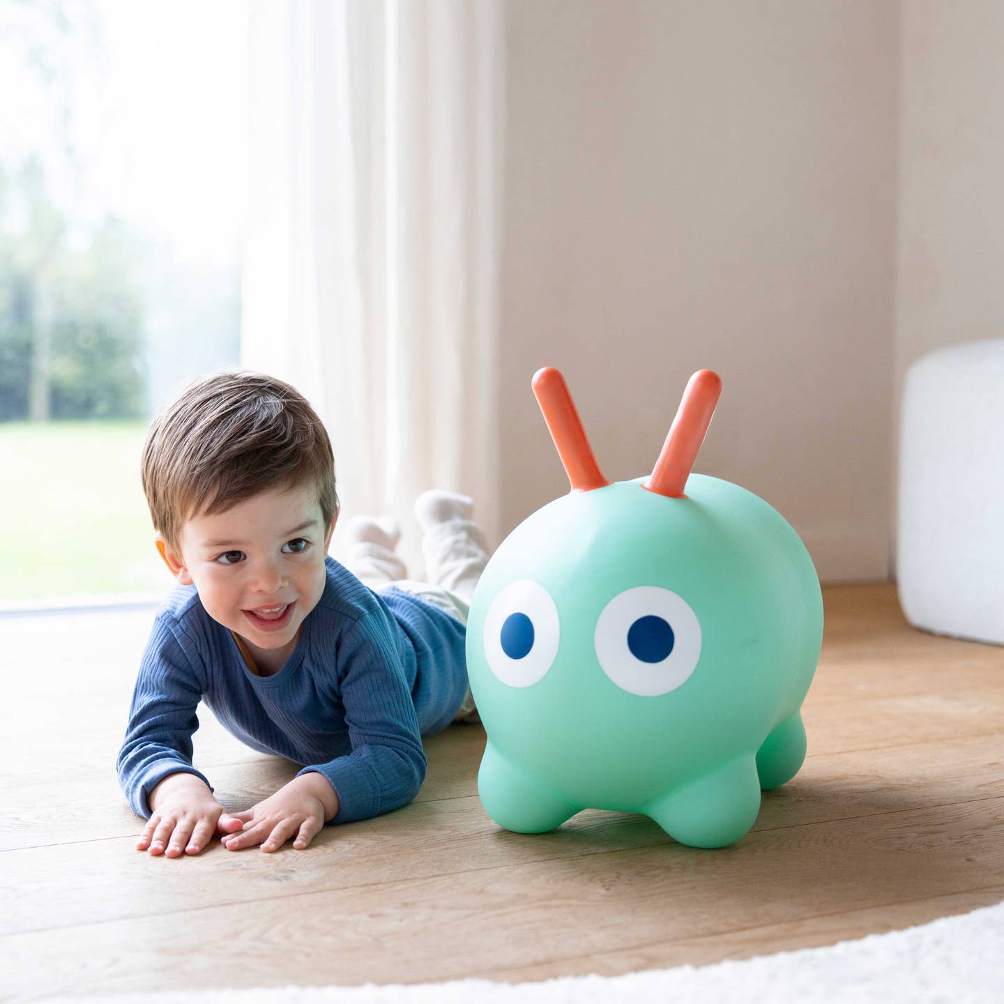 Hoppi Skippi - Minty Green by Quut Toys - Image 2