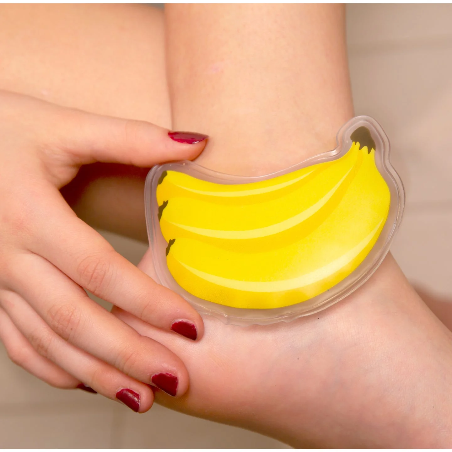 Hot + Cold Pack - Banana by Kikkerland - Image 2
