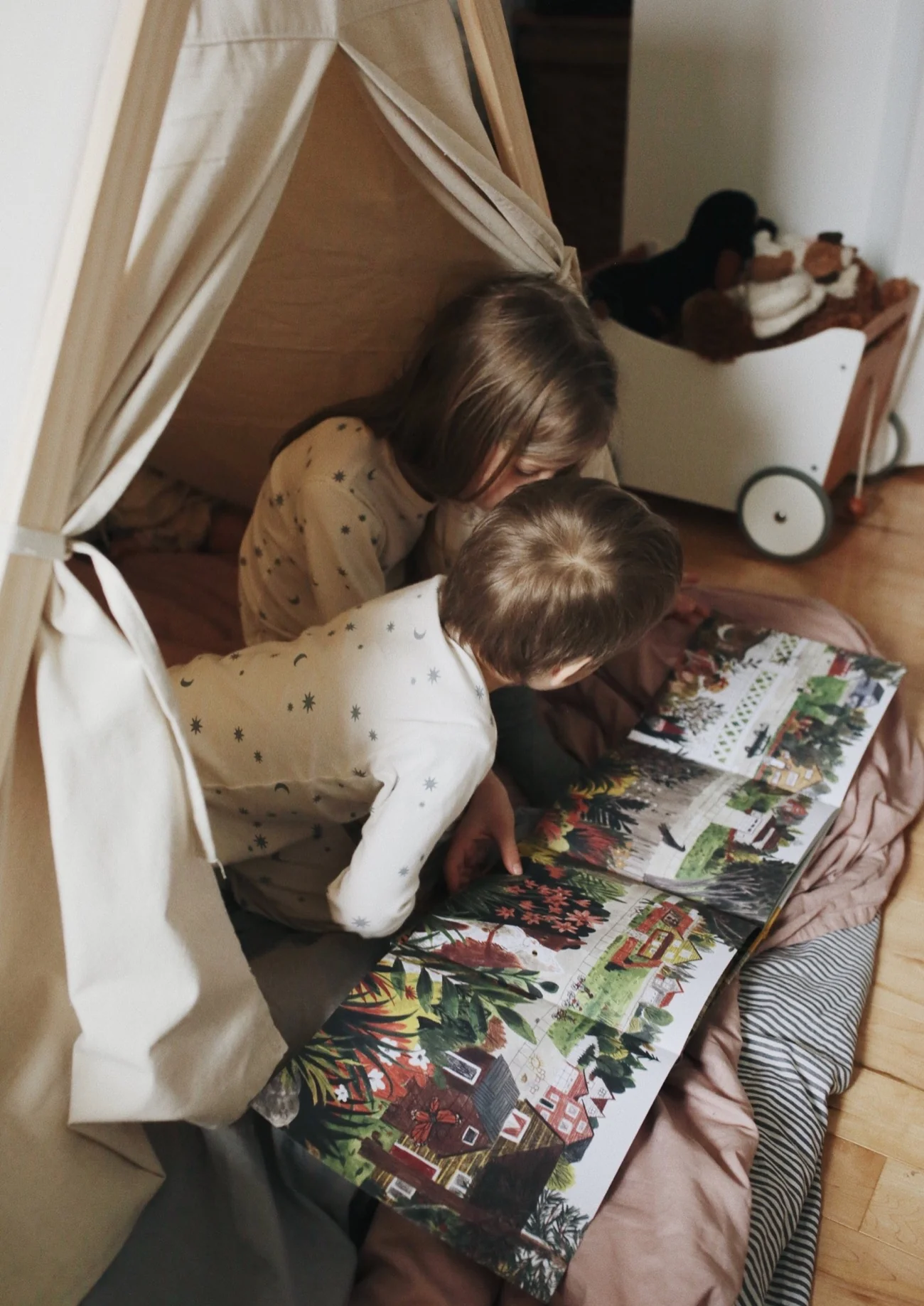 Indoor/Outdoor Play Tent - Natural by Kinderfeets - Image 3