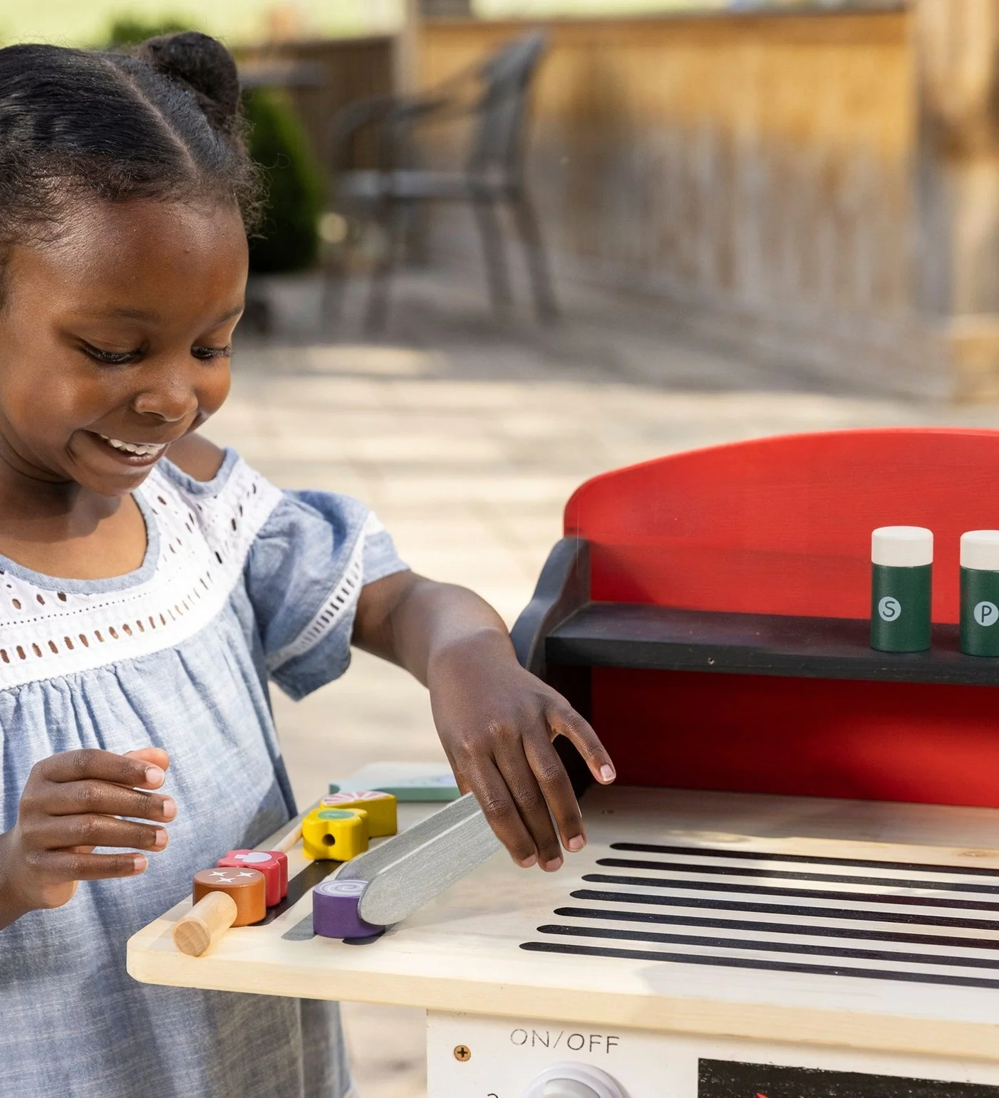 Jr Grill Master's Wooden BBQ Grill Set with Accessories by HearthSong - Image 7