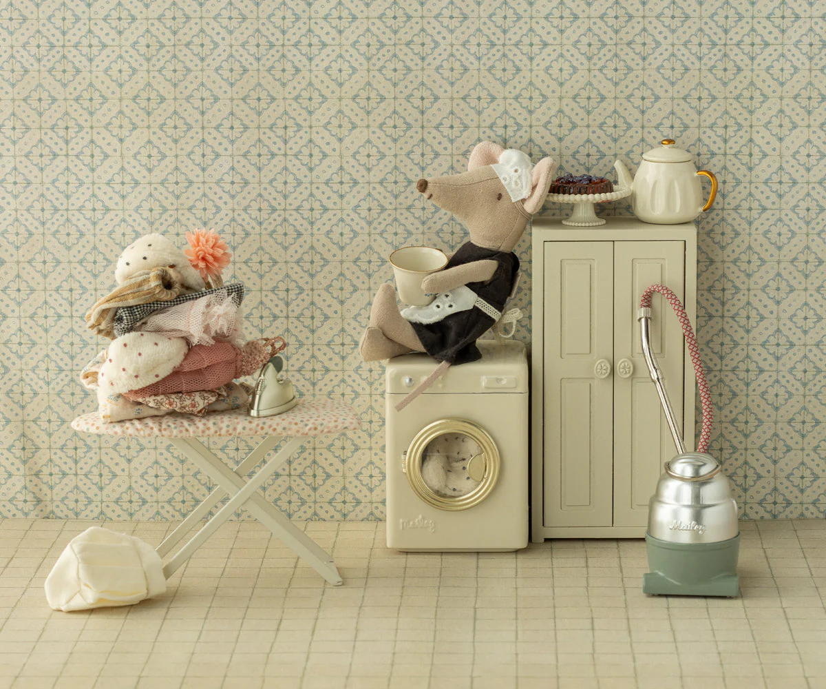 Maid Mouse by Maileg - Image 3