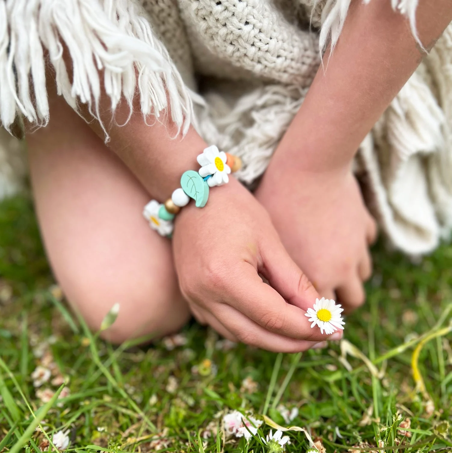 Make Your Own Daisy Chain Bracelet Kit by Cotton Twist - Image 3
