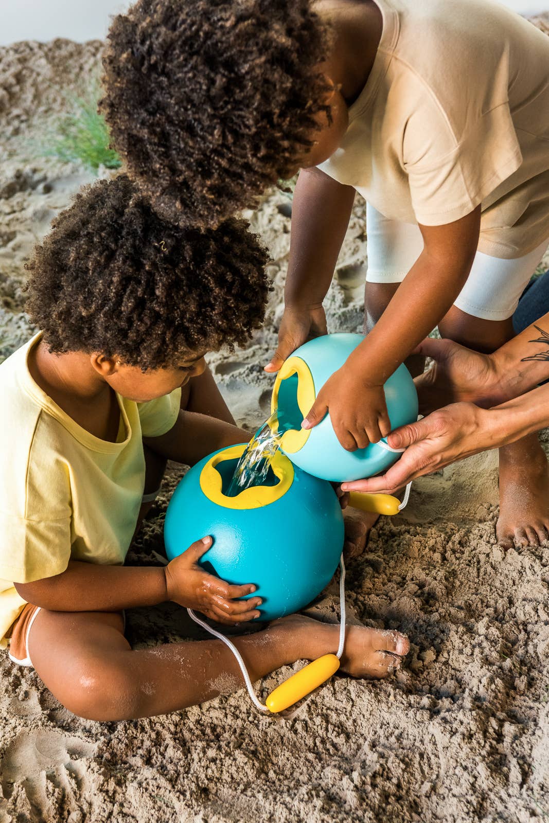 Mini Ballo Bucket - Banana Blue by Quut Toys - Image 3