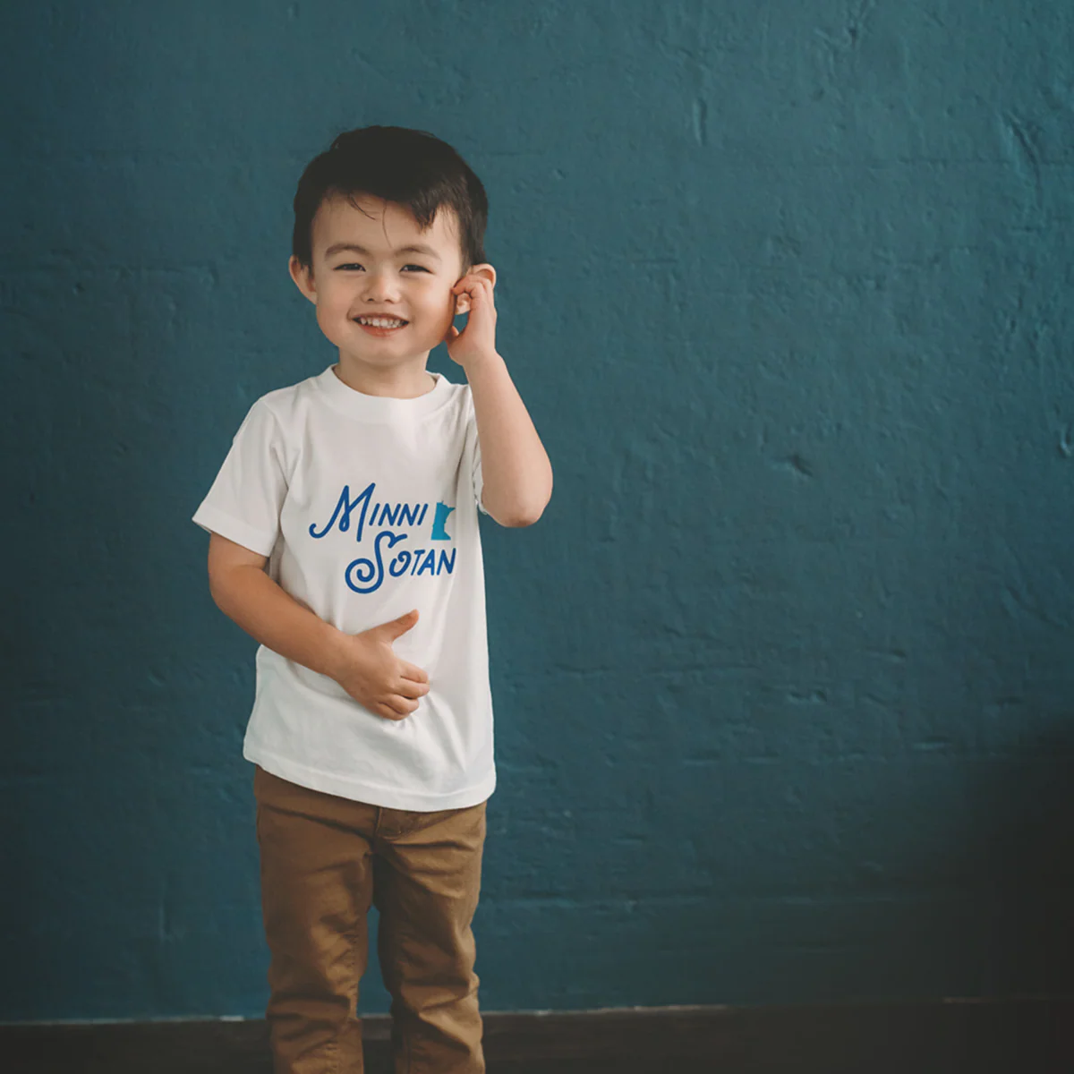 Cotton Tee - Minni-sotan by Sweetpea + Co - Image 3