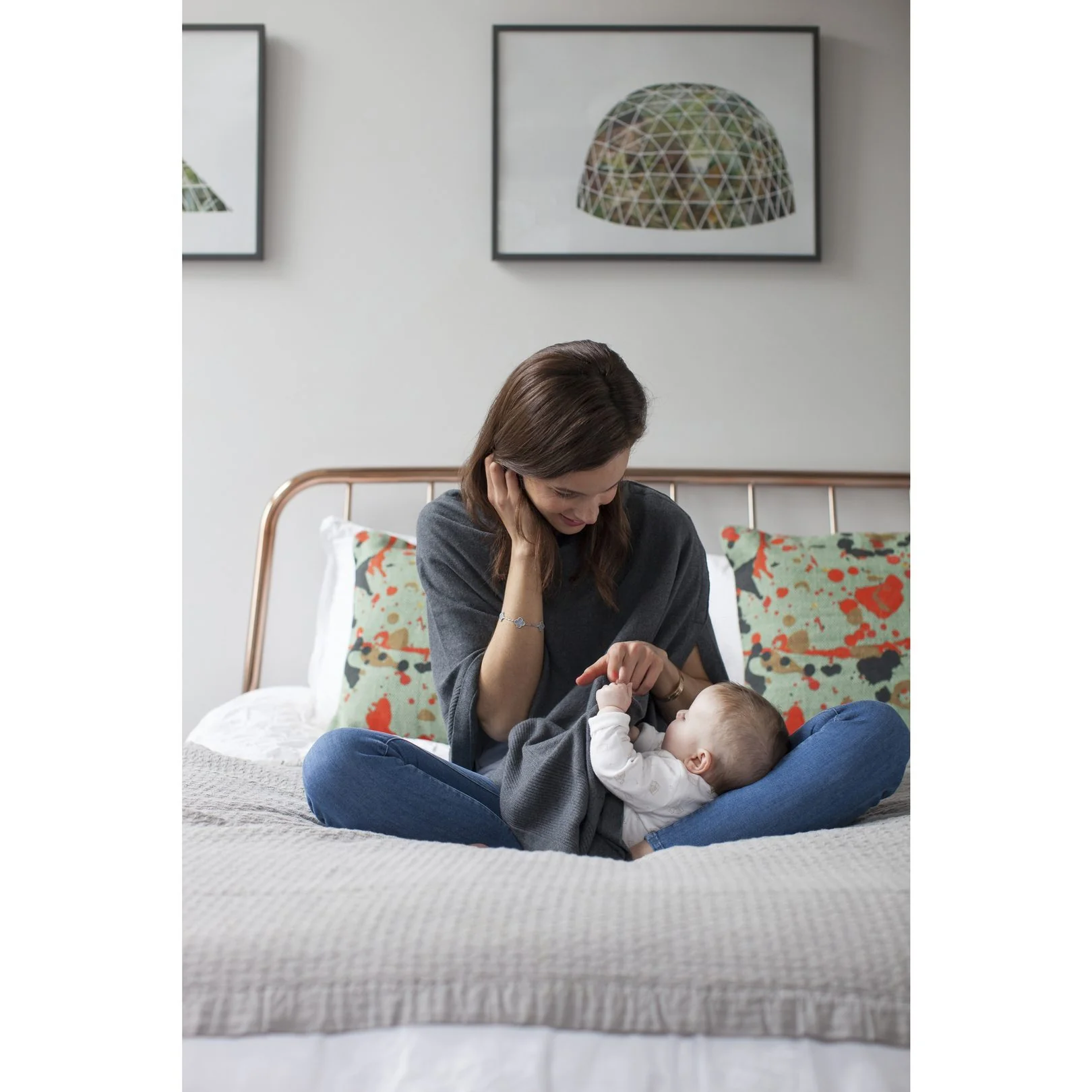 Mother's Cocoon Nursing Scarf/Shawl - Charcoal by Storksak - Image 2