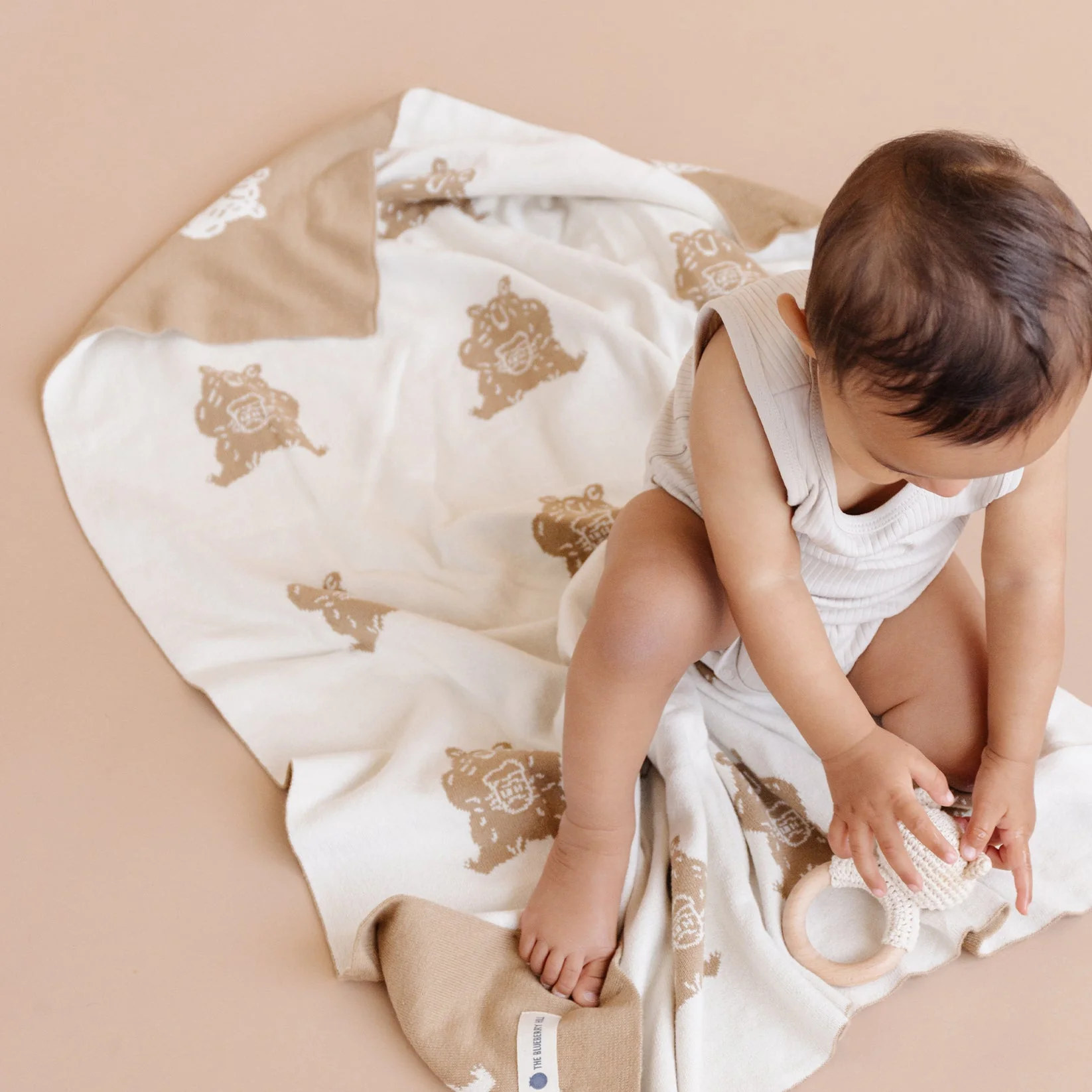 Organic Cotton Blanket - Honey Bear by The Blueberry Hill - Image 2