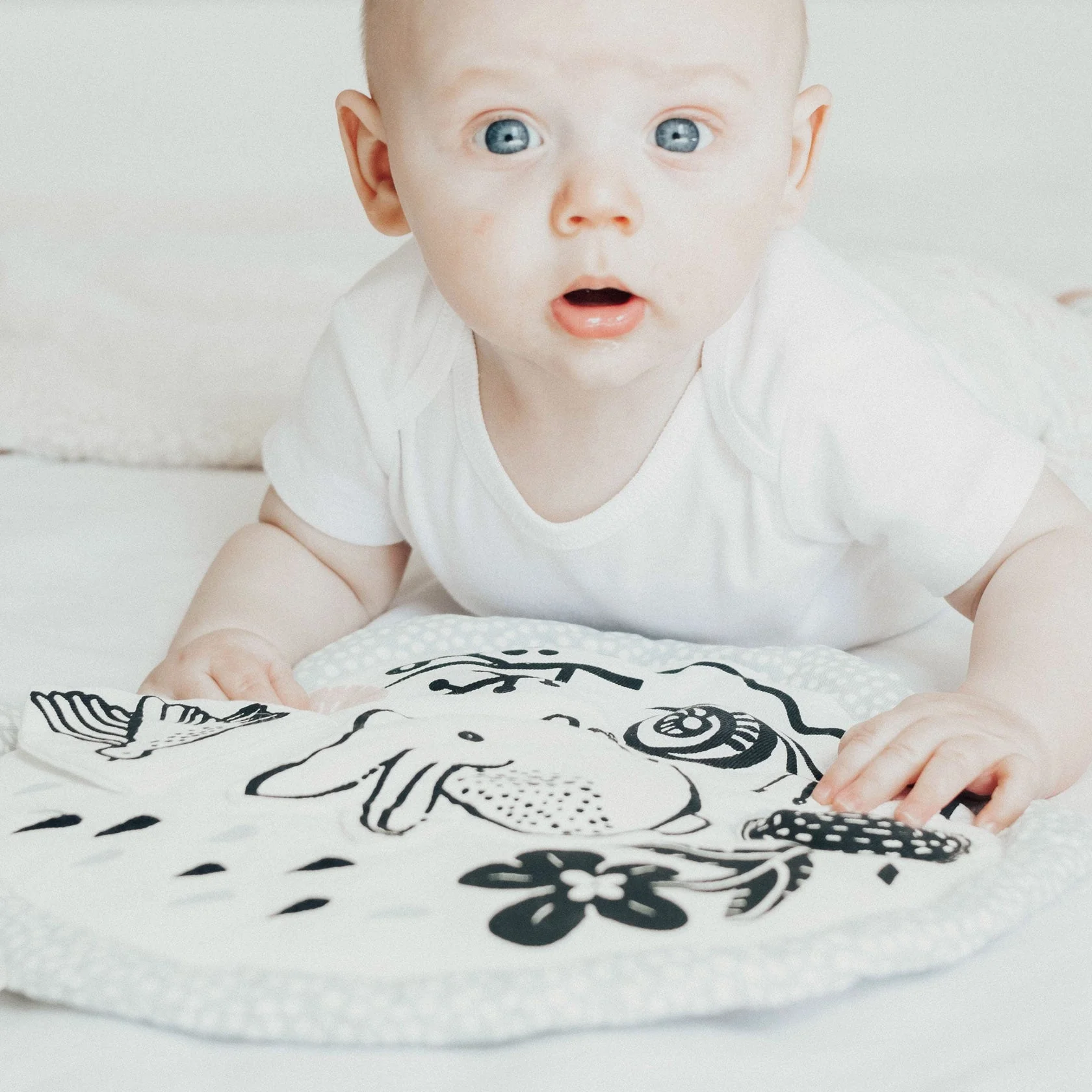 Organic Meadow Activity Pad by Wee Gallery - Image 7