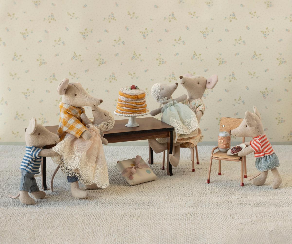 Party Cake and Cake Stand, Mouse - Off White by Maileg - Image 3