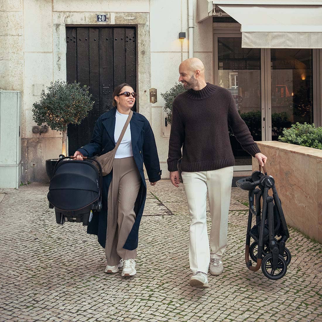 PIPA urbn + Swiv Travel System by Nuna - Image 5