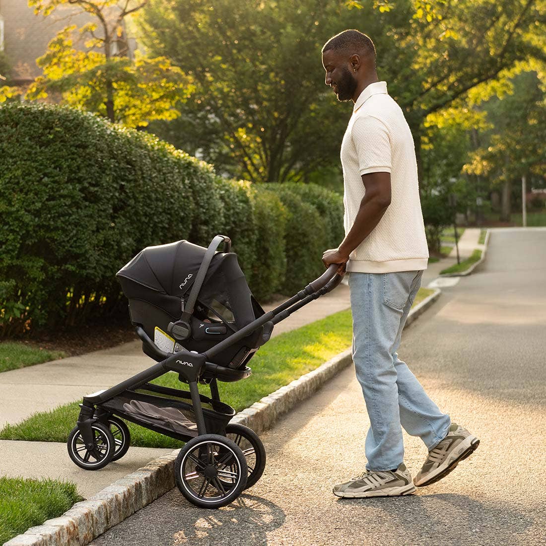 PIPA urbn + TRIV LX Travel System by Nuna - Image 3