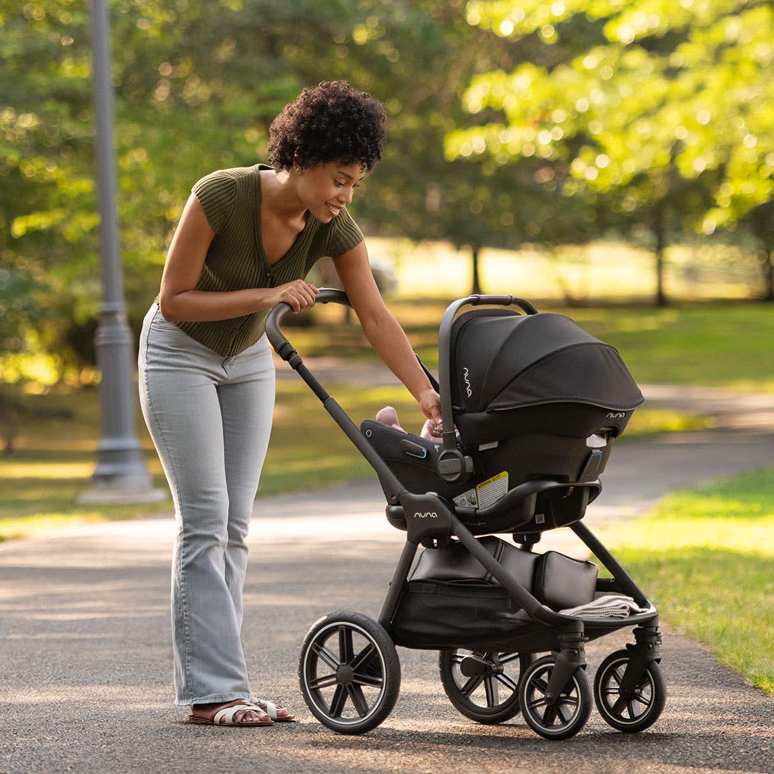 PIPA urbn + TRIV LX Travel System by Nuna - Image 4