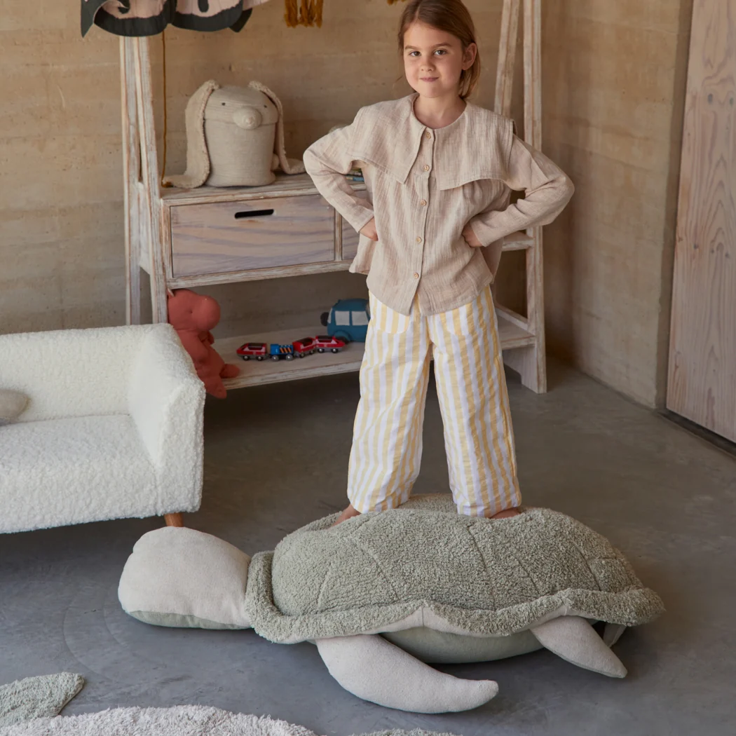 Pouf Mrs. Turtle by Lorena Canals - Image 6