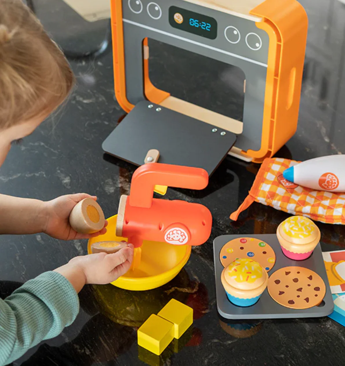 Pretendables Bakery Set by Fat Brain Toys - Image 5