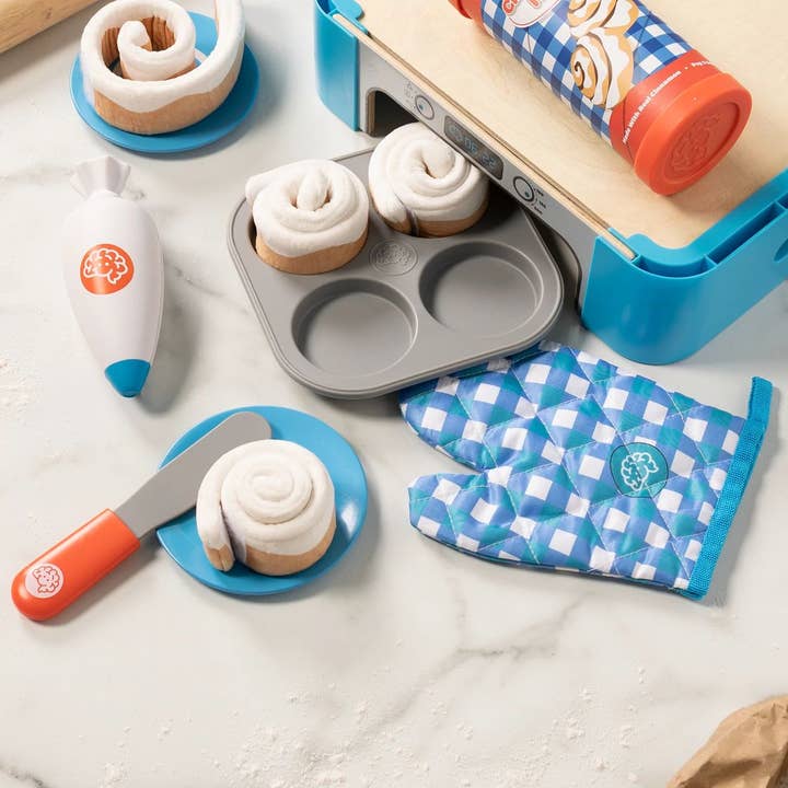 Pretendables Cinnamon Roll Set by Fat Brain Toys - Image 3
