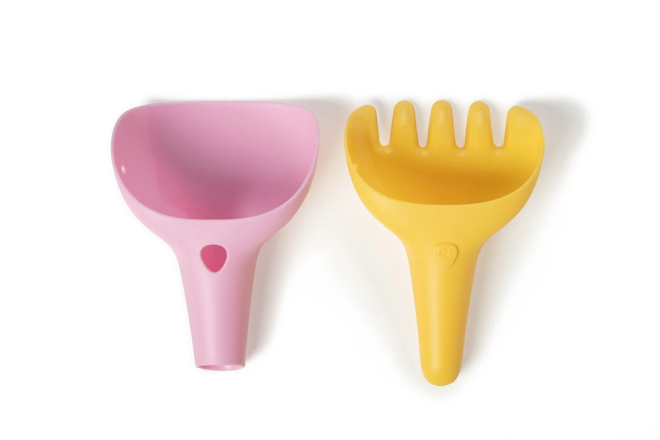Raki 2 in 1 Beach Rake and Digger Toy - Banana Pink by Quut Toys - Image 2