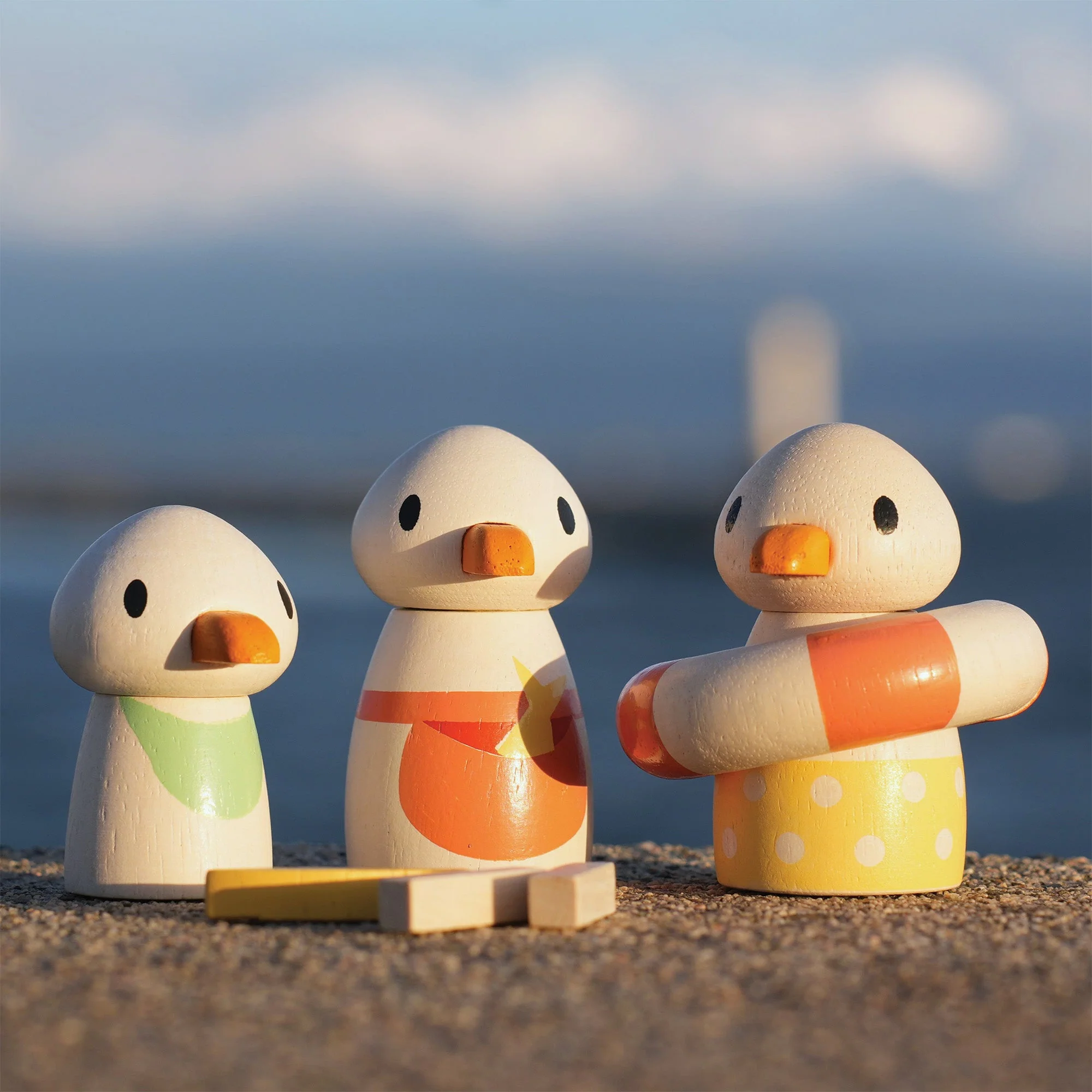 Sandy's Beach Hut by Tender Leaf Toys - Image 10
