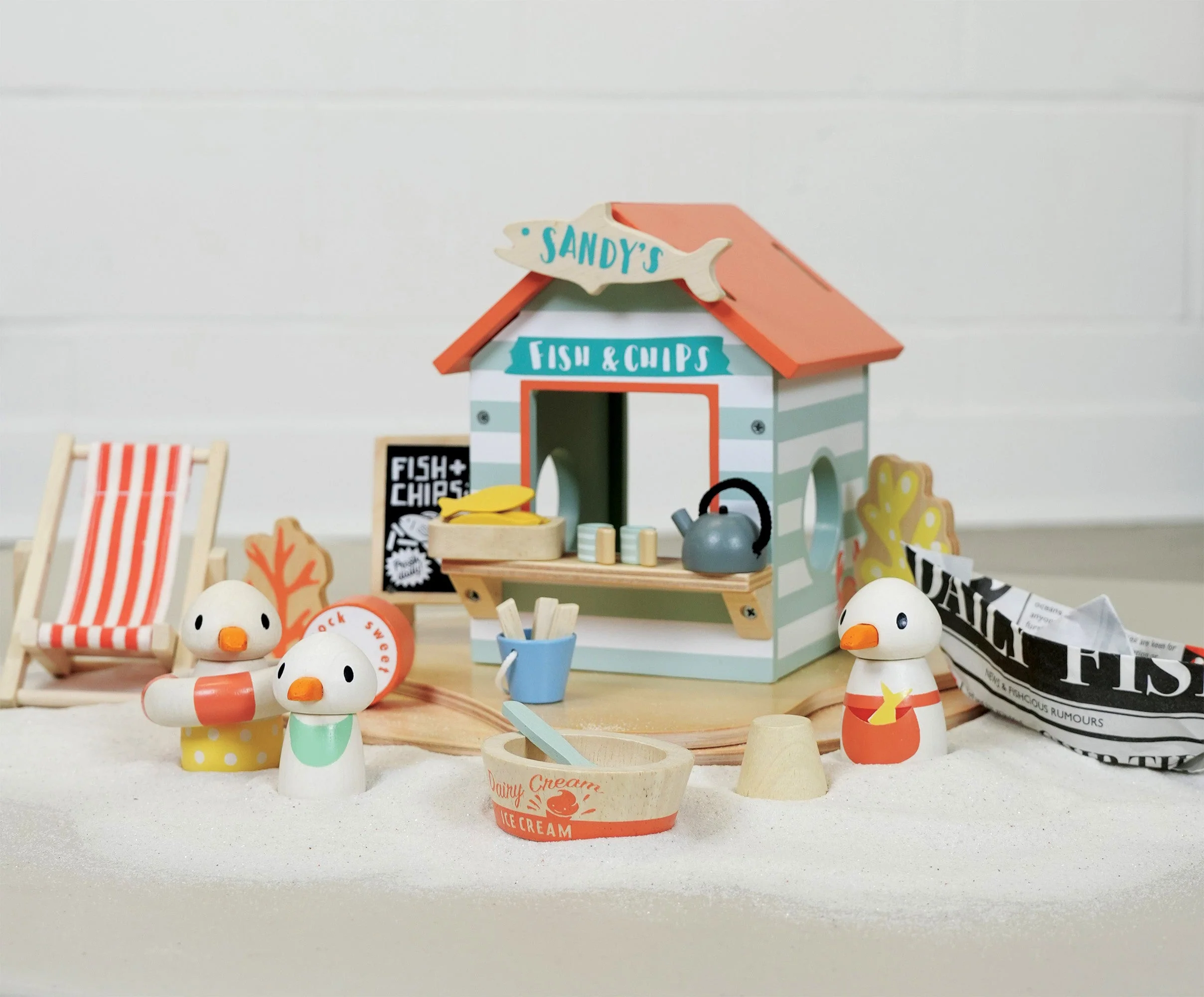 Sandy's Beach Hut by Tender Leaf Toys - Image 6